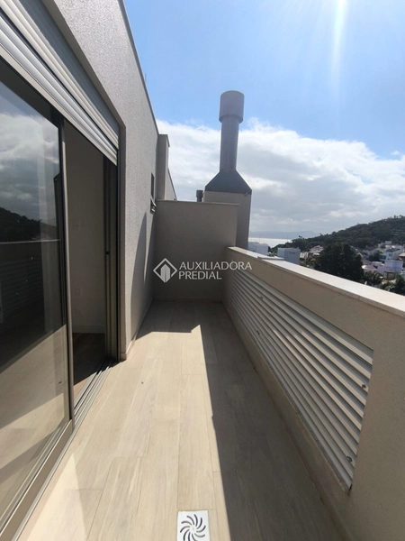 Apartamento duplex mobiliado para alugar em Florianópolis | 2 suítes | 2 vagas de garagem: 14ª foto da galeria de imagens do imóvel