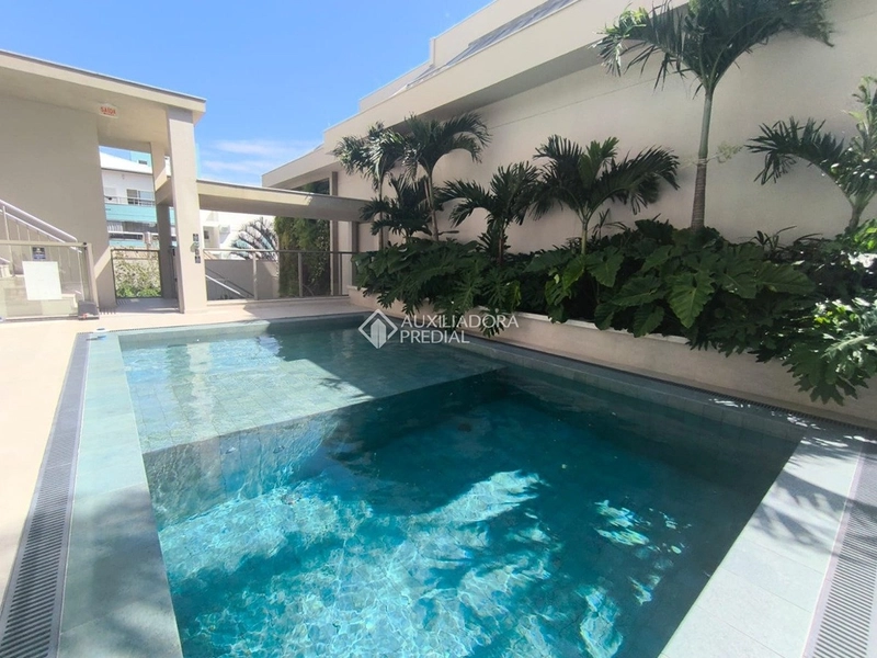 Apartamento duplex mobiliado para alugar em Florianópolis | 2 suítes | 2 vagas de garagem: 24ª foto da galeria de imagens do imóvel