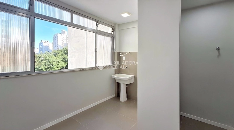 Amplo, reformado, 3 quartos e 1 vaga no Centro de Florianópolis: 6ª foto da galeria de imagens do imóvel