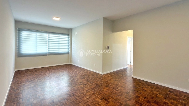 Amplo, reformado, 3 quartos e 1 vaga no Centro de Florianópolis: 2ª foto da galeria de imagens do imóvel