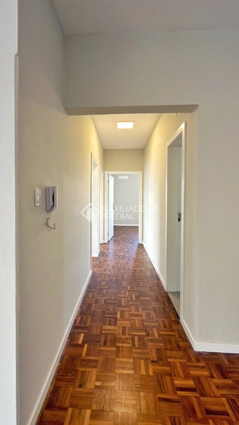 Amplo, reformado, 3 quartos e 1 vaga no Centro de Florianópolis: 9ª foto da galeria de imagens do imóvel