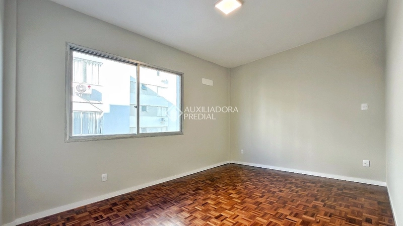 Amplo, reformado, 3 quartos e 1 vaga no Centro de Florianópolis: 13ª foto da galeria de imagens do imóvel