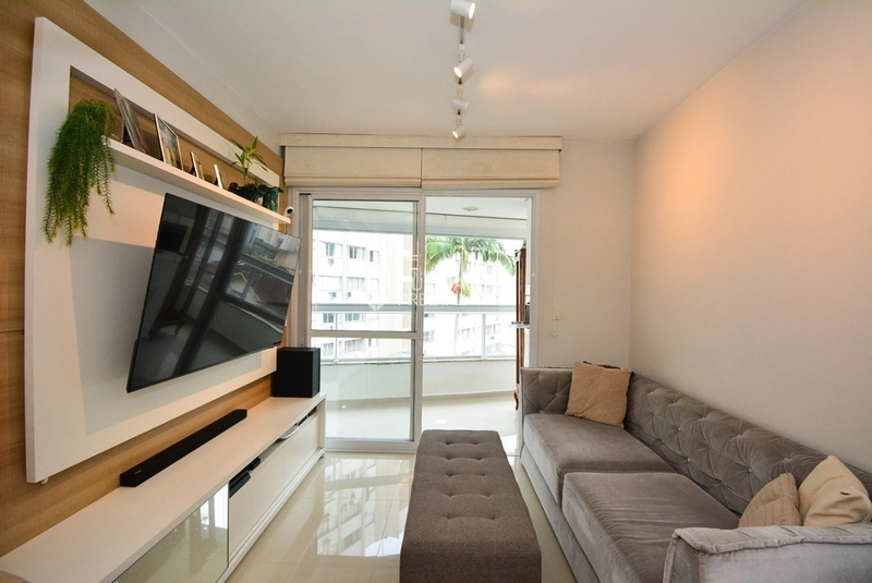 Apartamento à venda no Centro de Florianópolis | 2 dormitórios | 2 vagas | Próximo à Av. Hercílio Luz: 2ª foto da galeria de imagens do imóvel