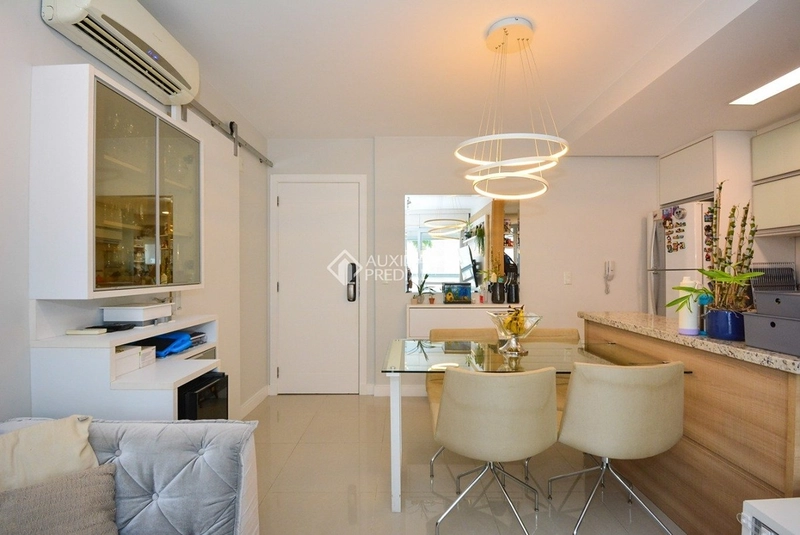 Apartamento à venda no Centro de Florianópolis | 2 dormitórios | 2 vagas | Próximo à Av. Hercílio Luz: 4ª foto da galeria de imagens do imóvel