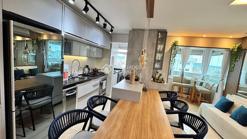 Apartamento mobiliado à venda com 2 quartos no Estreito – Florianópolis: 3ª foto da galeria de imagens do imóvel