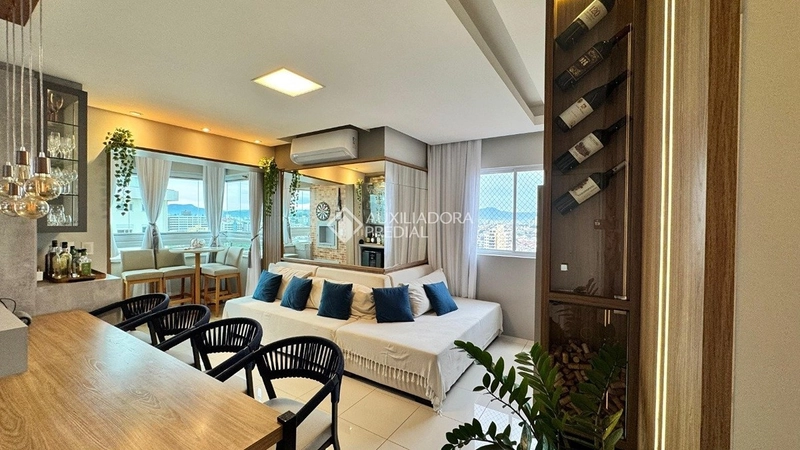 Apartamento mobiliado à venda com 2 quartos no Estreito – Florianópolis: 2ª foto da galeria de imagens do imóvel
