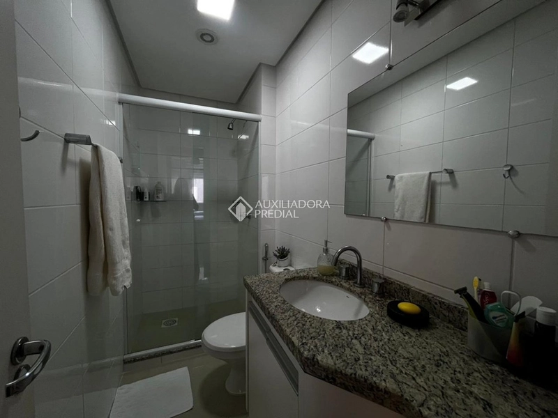 Apartamento semimobiliado no Pantanal | 2 dormitórios (1 suíte) | Próximo à UFSC: 13ª foto da galeria de imagens do imóvel