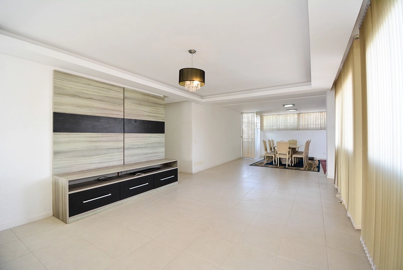 Cobertura para alugar no Centro de Florianópolis | 316 m² | Próxima à Beira-Mar Norte: 3ª foto da galeria de imagens do imóvel