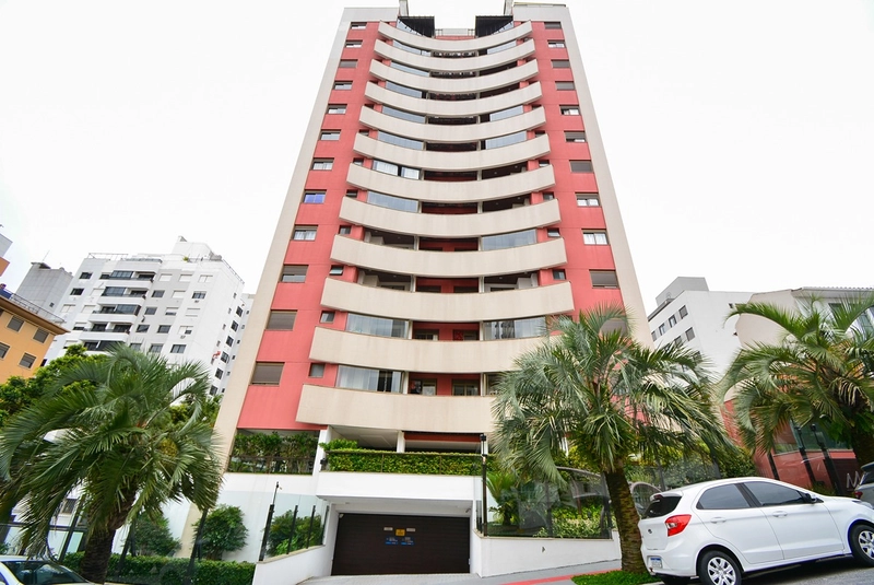 Cobertura para alugar no Centro de Florianópolis | 316 m² | Próxima à Beira-Mar Norte: 1ª foto da galeria de imagens do imóvel