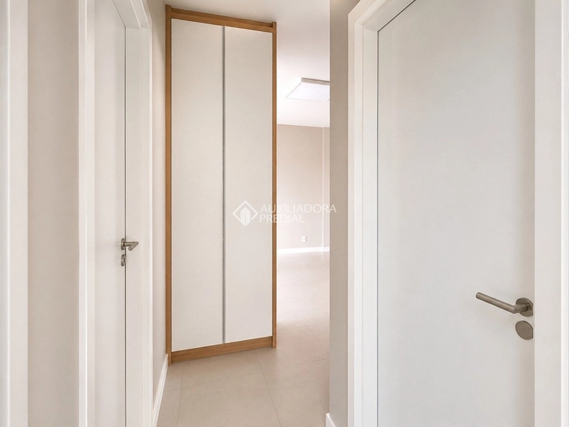 Aluguel de apartamento  semi mobiliado com 2 dormitórios e vista mar no centro de Florianópolis.: 46ª foto da galeria de imagens do imóvel