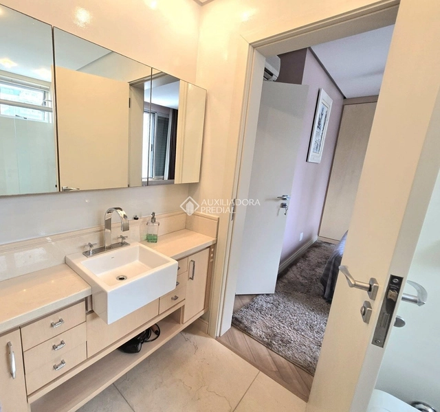 Apartamento reformado com 3 suítes e vista mar | Beira-Mar Norte: 17ª foto da galeria de imagens do imóvel