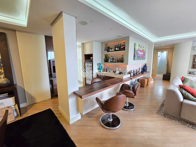 Apartamento reformado com 3 suítes e vista mar | Beira-Mar Norte: 6ª foto da galeria de imagens do imóvel