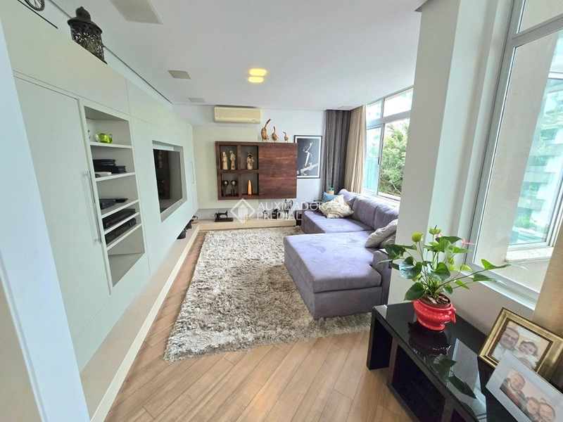 Apartamento reformado com 3 suítes e vista mar | Beira-Mar Norte: 7ª foto da galeria de imagens do imóvel