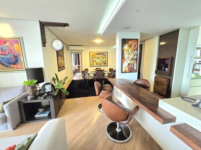 Apartamento reformado com 3 suítes e vista mar | Beira-Mar Norte: 9ª foto da galeria de imagens do imóvel