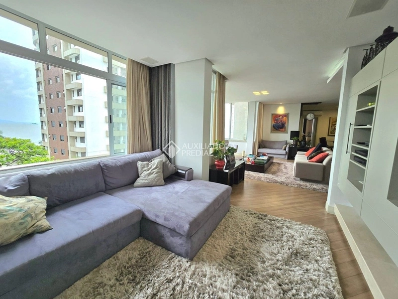 Apartamento reformado com 3 suítes e vista mar | Beira-Mar Norte: 8ª foto da galeria de imagens do imóvel