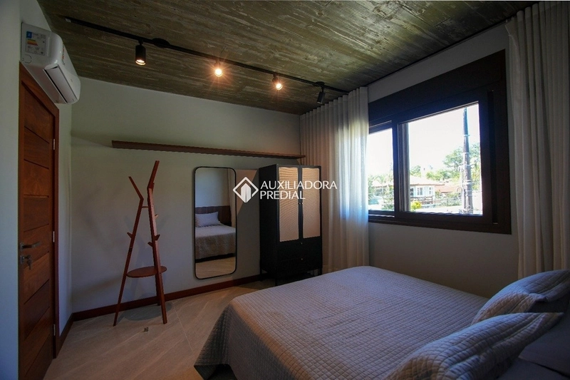 Casa em condomínio exclusivo | Porto da Lagoa | Acesso privativo à praia: 19ª foto da galeria de imagens do imóvel