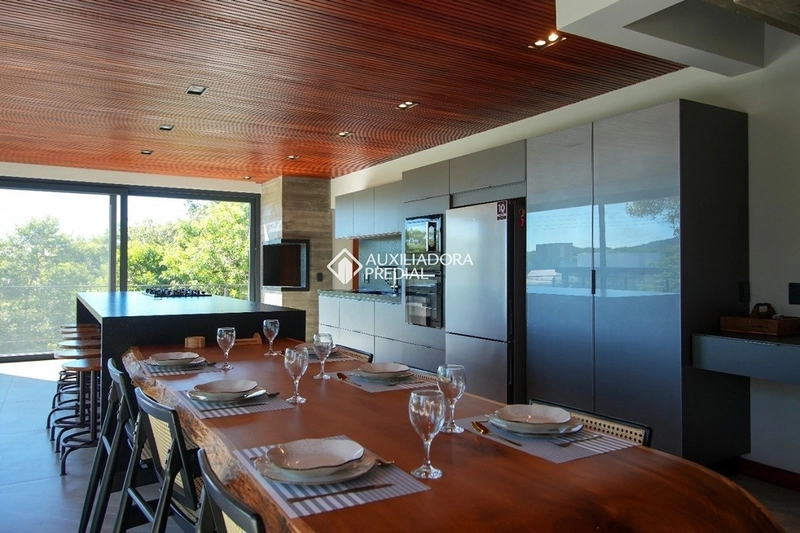 Casa em condomínio exclusivo | Porto da Lagoa | Acesso privativo à praia: 36ª foto da galeria de imagens do imóvel