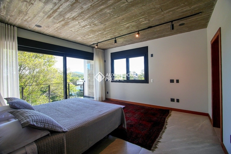 Casa em condomínio exclusivo | Porto da Lagoa | Acesso privativo à praia: 16ª foto da galeria de imagens do imóvel