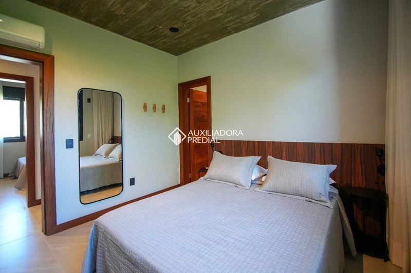 Casa em condomínio exclusivo | Porto da Lagoa | Acesso privativo à praia: 23ª foto da galeria de imagens do imóvel