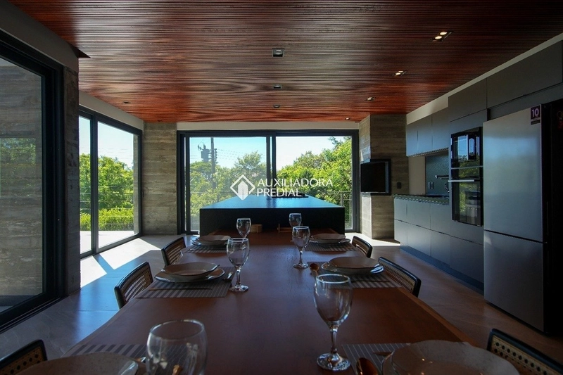 Casa em condomínio exclusivo | Porto da Lagoa | Acesso privativo à praia: 35ª foto da galeria de imagens do imóvel