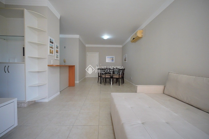 Apartamento mobiliado para alugar em Jurerê | 2 suítes | sacada com churrasqueira | pronto para morar: 2ª foto da galeria de imagens do imóvel