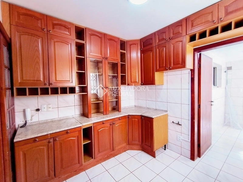 Apartamento mobiliado com 2 quartos - reformado - Centro - Florianópolis/SC: 1ª foto da galeria de imagens do imóvel