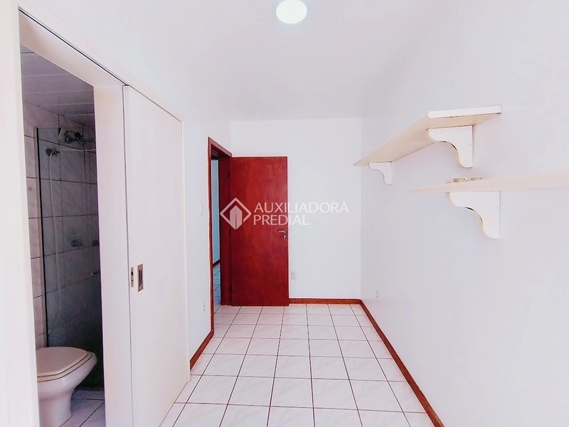 Apartamento mobiliado com 2 quartos - reformado - Centro - Florianópolis/SC: 9ª foto da galeria de imagens do imóvel