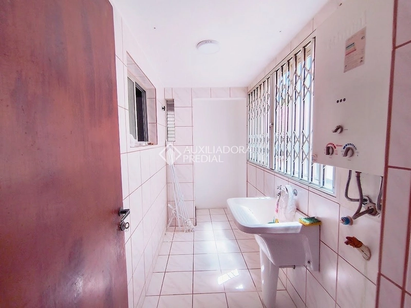 Apartamento mobiliado com 2 quartos - reformado - Centro - Florianópolis/SC: 13ª foto da galeria de imagens do imóvel