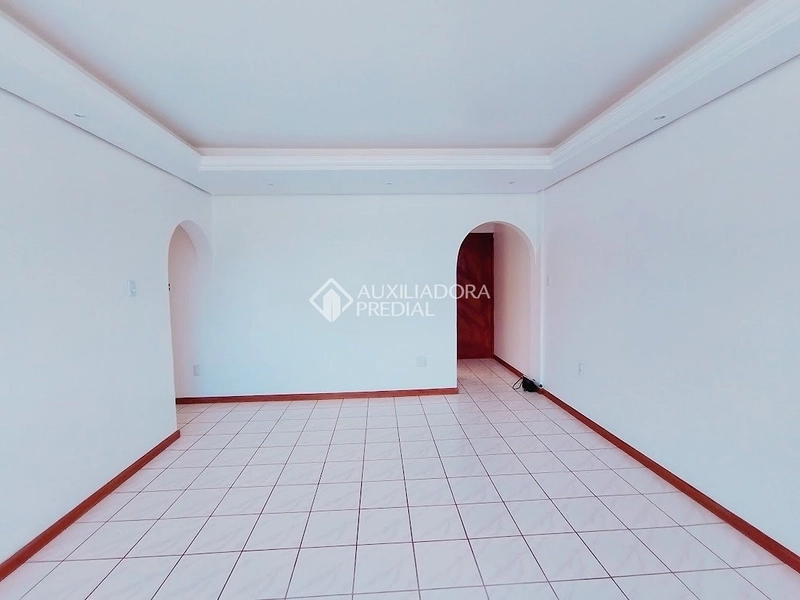 Apartamento mobiliado com 2 quartos - reformado - Centro - Florianópolis/SC: 2ª foto da galeria de imagens do imóvel