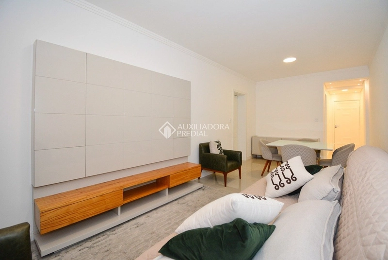 Apartamento mobiliado 3 dormitórios no Centro de Florianópolis – 95 m², próximo ao Beiramar Shopping: 1ª foto da galeria de imagens do imóvel