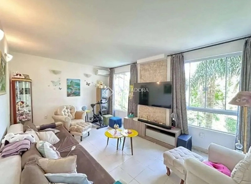 Casa em condomínio na Trindade, ao lado da UFSC, com 4 dormitórios e pronta para morar.: 5ª foto da galeria de imagens do imóvel