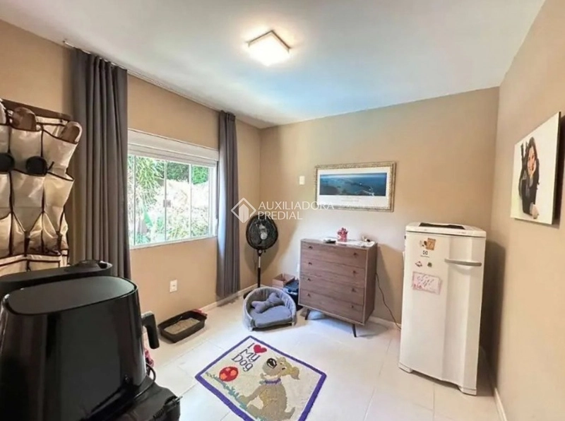 Casa em condomínio na Trindade, ao lado da UFSC, com 4 dormitórios e pronta para morar.: 24ª foto da galeria de imagens do imóvel