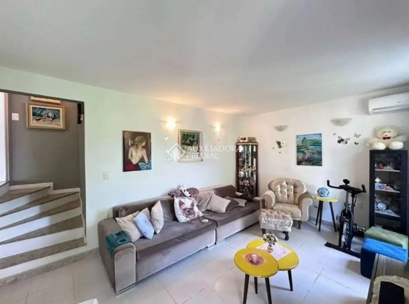 Casa em condomínio na Trindade, ao lado da UFSC, com 4 dormitórios e pronta para morar.: 7ª foto da galeria de imagens do imóvel