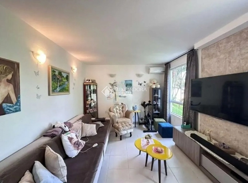 Casa em condomínio na Trindade, ao lado da UFSC, com 4 dormitórios e pronta para morar.: 6ª foto da galeria de imagens do imóvel