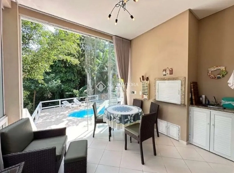 Casa em condomínio na Trindade, ao lado da UFSC, com 4 dormitórios e pronta para morar.: 20ª foto da galeria de imagens do imóvel