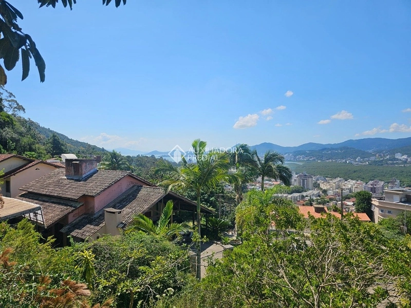 Casa em condomínio na Trindade, ao lado da UFSC, com 4 dormitórios e pronta para morar.: 34ª foto da galeria de imagens do imóvel