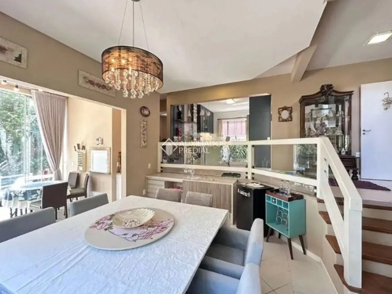 Casa em condomínio na Trindade, ao lado da UFSC, com 4 dormitórios e pronta para morar.: 18ª foto da galeria de imagens do imóvel