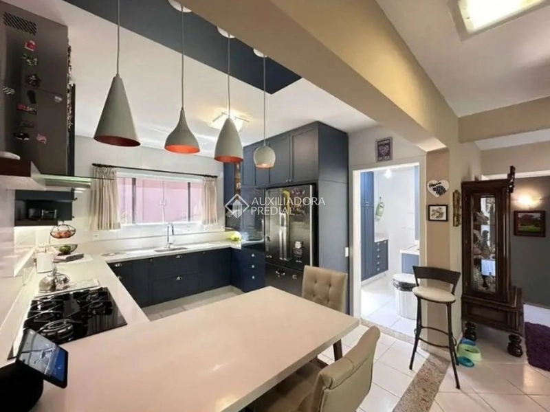 Casa em condomínio na Trindade, ao lado da UFSC, com 4 dormitórios e pronta para morar.: 10ª foto da galeria de imagens do imóvel