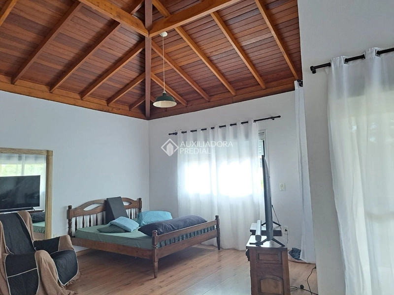 Casa para alugar no Rio Tavares Florianópolis | 3 suítes | piscina | próxima à praia | alto padrão: 22ª foto da galeria de imagens do imóvel