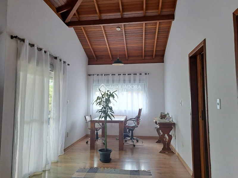 Casa para alugar no Rio Tavares Florianópolis | 3 suítes | piscina | próxima à praia | alto padrão: 25ª foto da galeria de imagens do imóvel