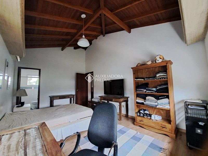 Casa para alugar no Rio Tavares Florianópolis | 3 suítes | piscina | próxima à praia | alto padrão: 15ª foto da galeria de imagens do imóvel