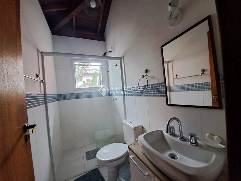 Casa para alugar no Rio Tavares Florianópolis | 3 suítes | piscina | próxima à praia | alto padrão: 19ª foto da galeria de imagens do imóvel