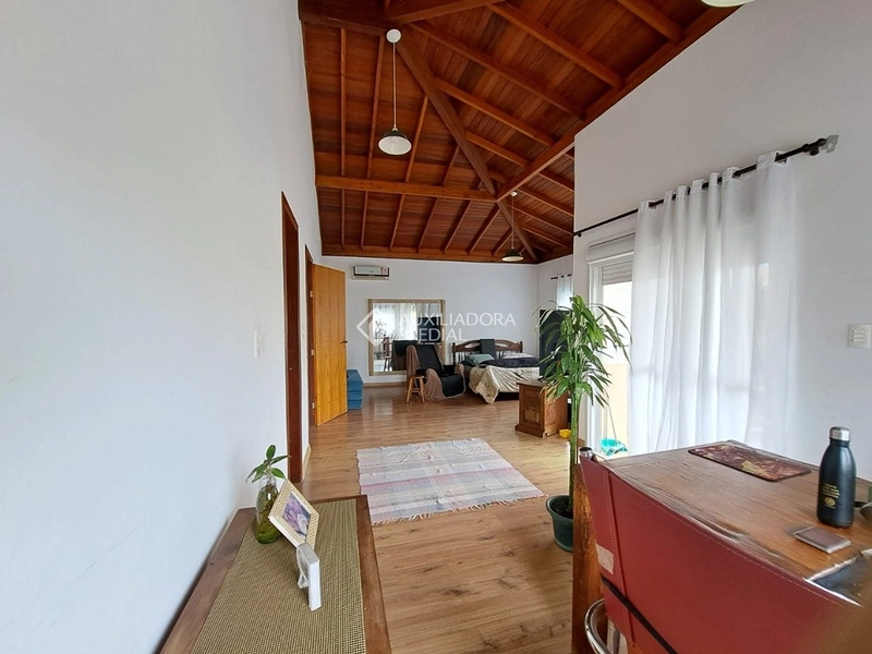 Casa para alugar no Rio Tavares Florianópolis | 3 suítes | piscina | próxima à praia | alto padrão: 9ª foto da galeria de imagens do imóvel