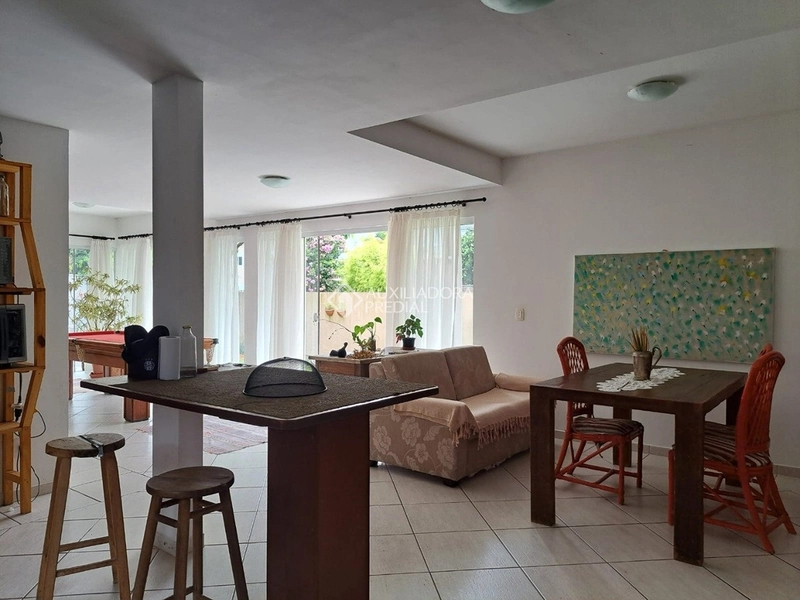 Casa para alugar no Rio Tavares Florianópolis | 3 suítes | piscina | próxima à praia | alto padrão: 24ª foto da galeria de imagens do imóvel