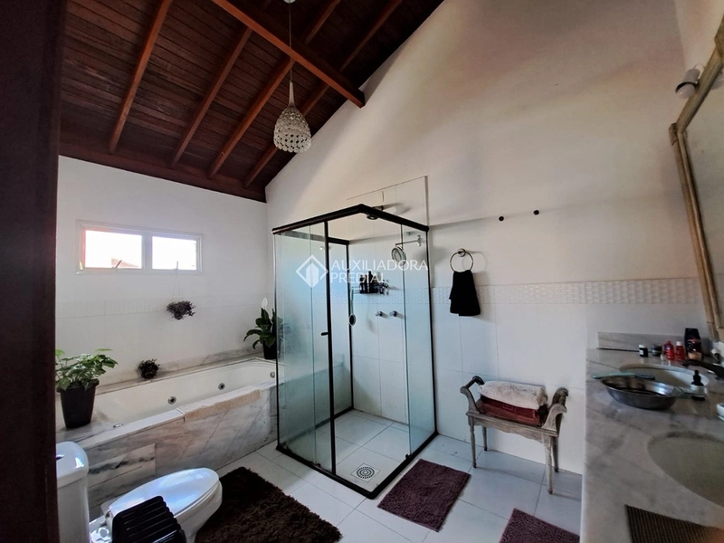Casa para alugar no Rio Tavares Florianópolis | 3 suítes | piscina | próxima à praia | alto padrão: 11ª foto da galeria de imagens do imóvel
