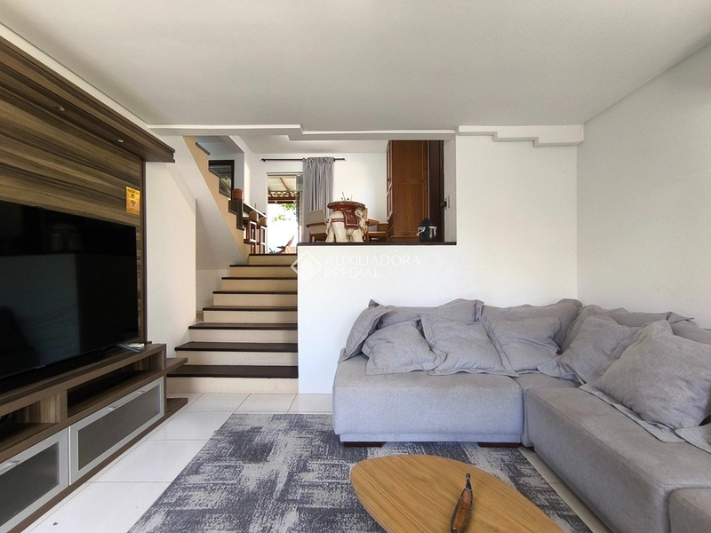 Casa para alugar no Campeche Florianópolis | 3 dormitórios | ampla | próximo à praia: 2ª foto da galeria de imagens do imóvel