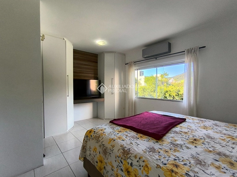 Casa para alugar no Campeche Florianópolis | 3 dormitórios | ampla | próximo à praia: 32ª foto da galeria de imagens do imóvel