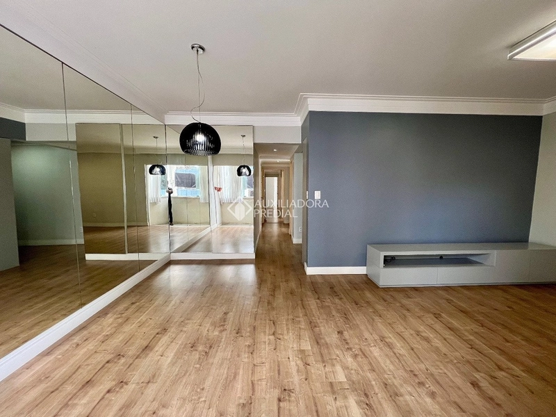 Apartamento com 3 dormitórios + escritório | 100m² privativos | Ensolarado e ventilado: 2ª foto da galeria de imagens do imóvel