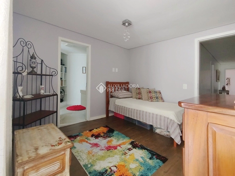 Casa 4 dormitórios para alugar em Florianópolis - 3 suítes, 5 vagas, piscina e vista deslumbrante: 16ª foto da galeria de imagens do imóvel