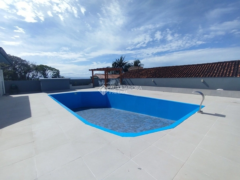 Casa 4 dormitórios para alugar em Florianópolis - 3 suítes, 5 vagas, piscina e vista deslumbrante: 29ª foto da galeria de imagens do imóvel